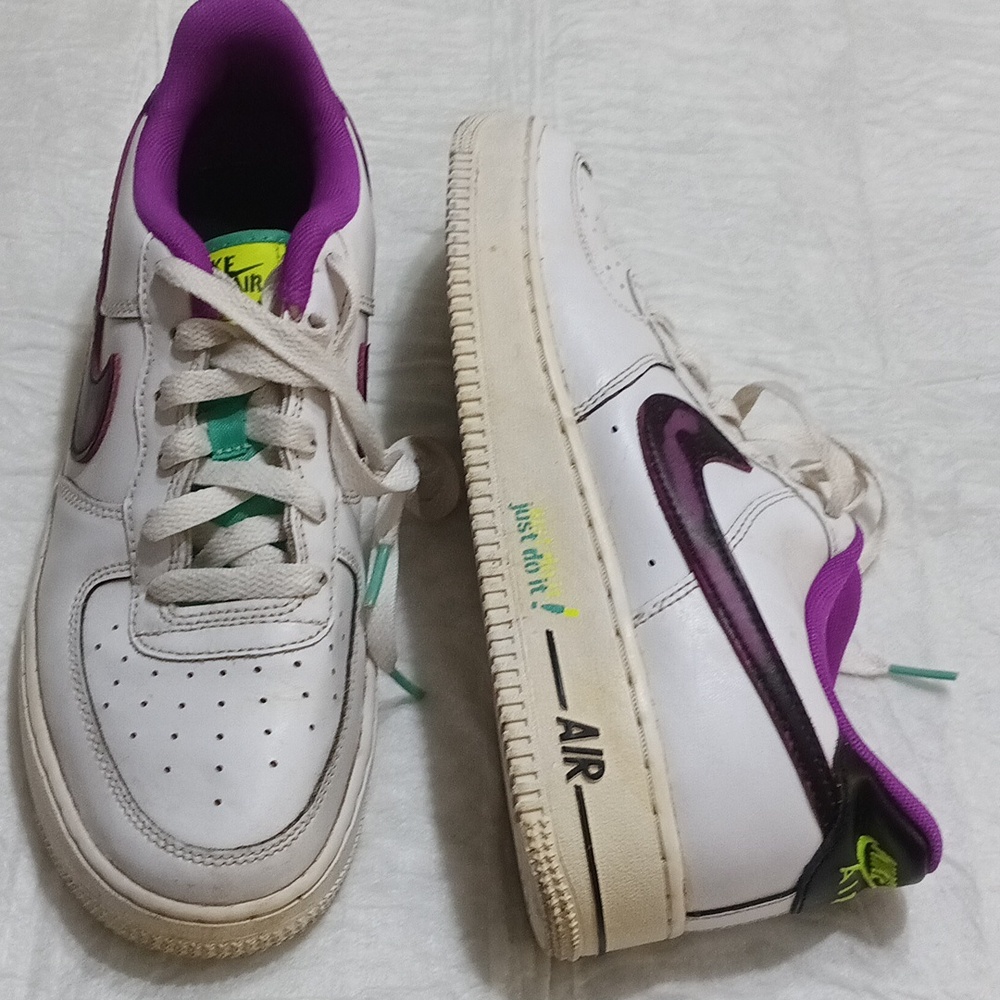 Nike Air Force 1LV8 Just Do It White Sneakers (Purple Green & Black Trim